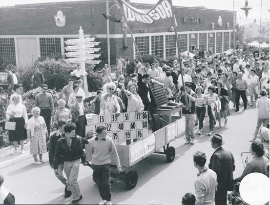 Butlins Filey 1962 Bingo cart Val Round