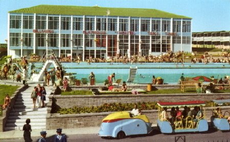 BUTLINS BARRY pool camp train