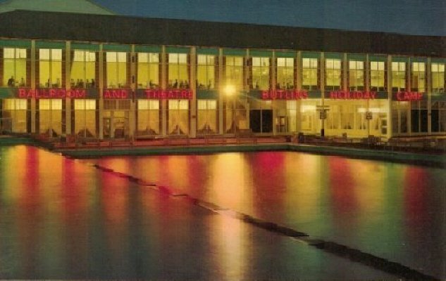 BUTLINS BARRY POOL POSTCARD